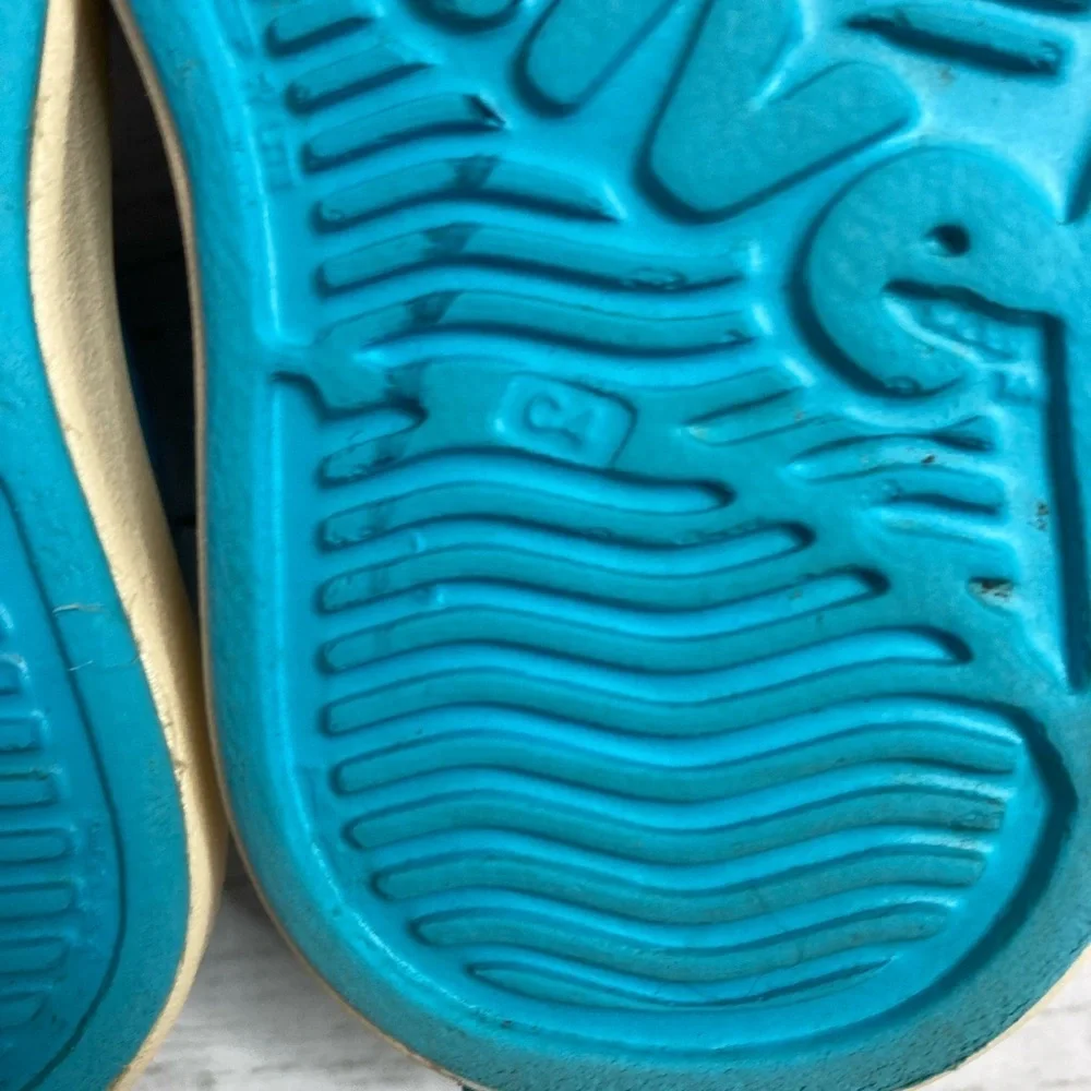 Native Jeffersons Toddler size 4